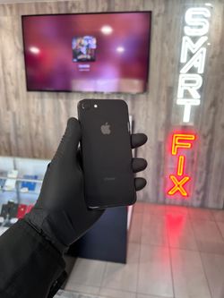 Apple iPhone 8 64 GB - Black (Unlocked) + Warranty