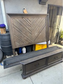 Solid Wood Queen Bed with drawers