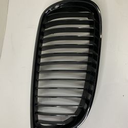 06-08 BMW 3 SERIES E90 FRONT RIGHT KIDNEY GRILL