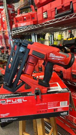 Milwaukee M18 16 Gauge Straight finish nailer (TOOL ONLY)