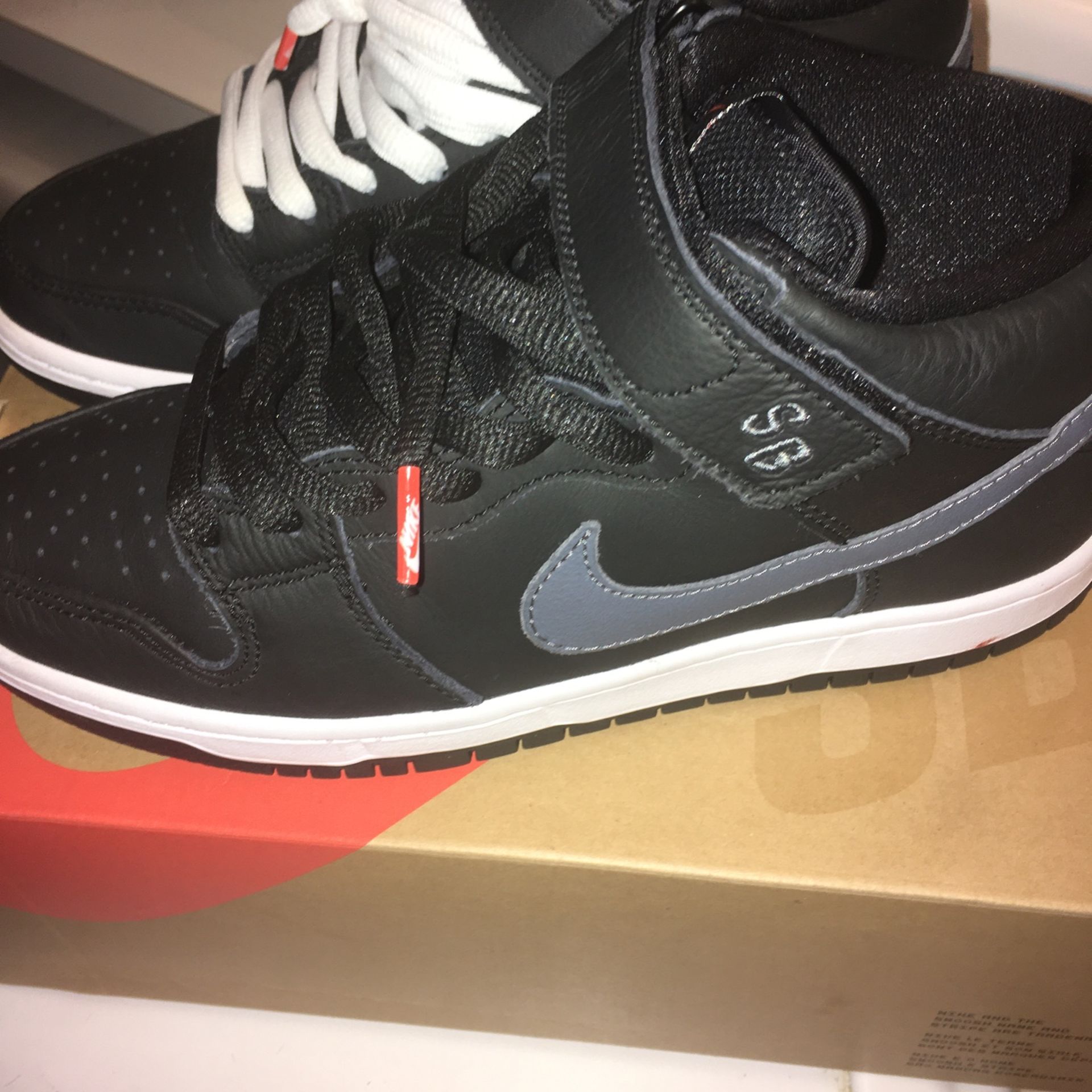 nike dunks mid size 6 mens