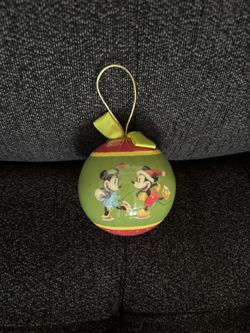 Rare Vintage Disney Mickey And Minnie Ice Skating Christmas Ornament 
