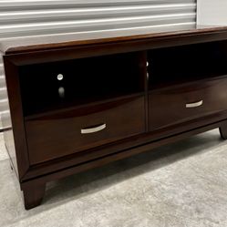 Casana Solid Wood TV Stand – Simple & Elegant