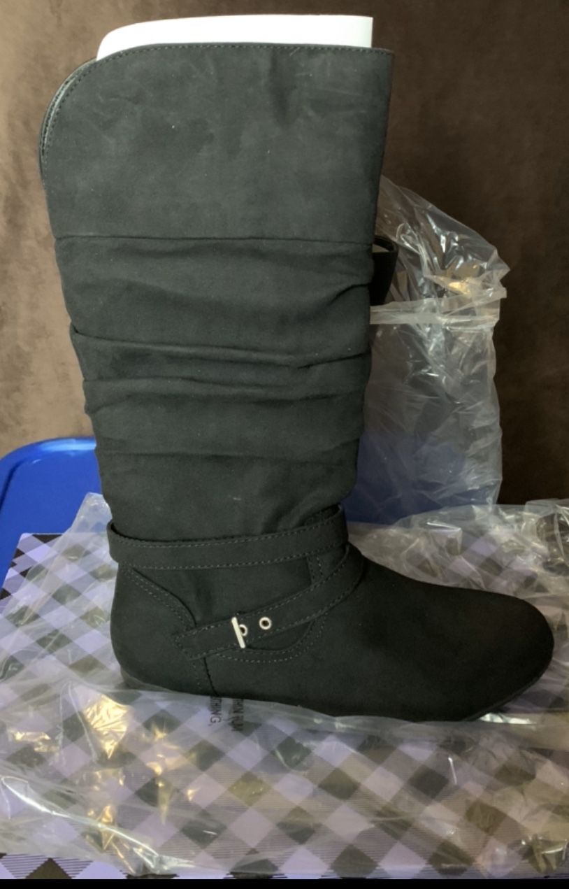 Brand New Big Girls Boots (size 3)