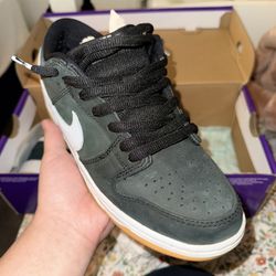 BLACK NIKE SB