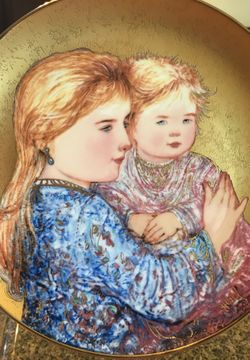 Mother and Child plate by Edna Hibel 1986 “Golden’s Child” by Edna Hibel