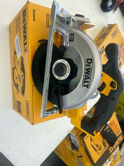 DEWALT 20V MAX Cordless Brushless 6-1/2 in. Sidewinder Style Circular Saw (Tool Only)