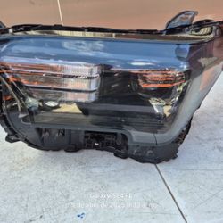 Toyota Tacoma Left Headlight Oem