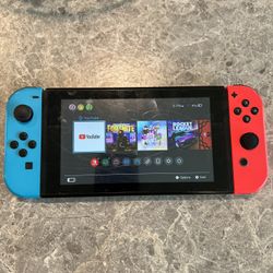 Nintendo Switch 