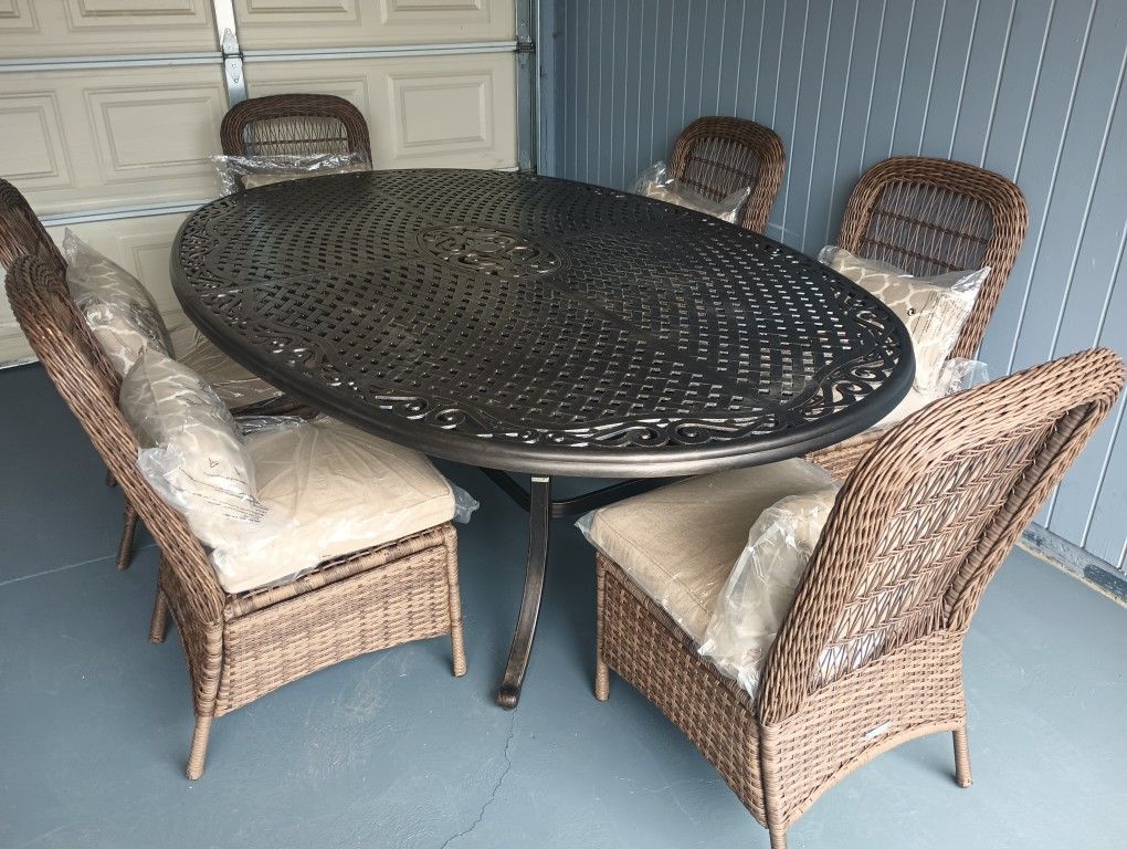 Outdoor patio 7 piece dining set, table with 6 chairs