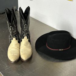 Cowboy Boots / Black Cowboy Hat