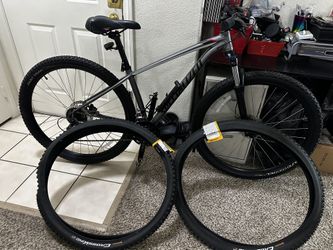SPECIALIZED Rockhopper BIKE