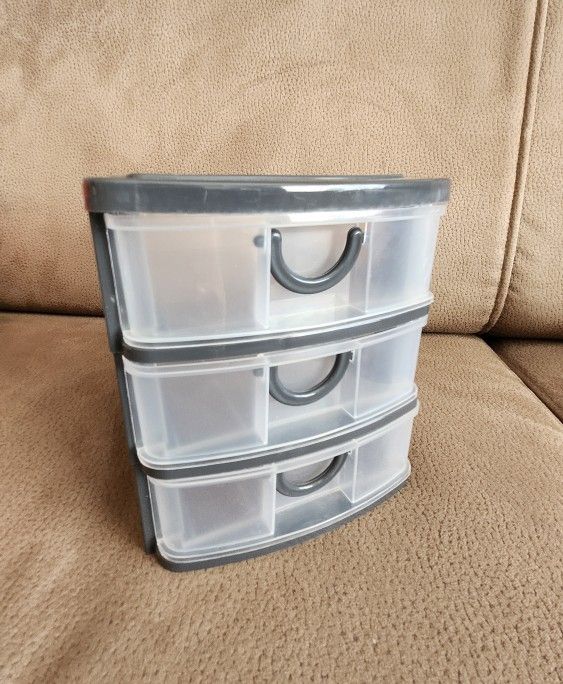 Little Storage Container w/Three Drawers, 5"×4.5"×3.5"