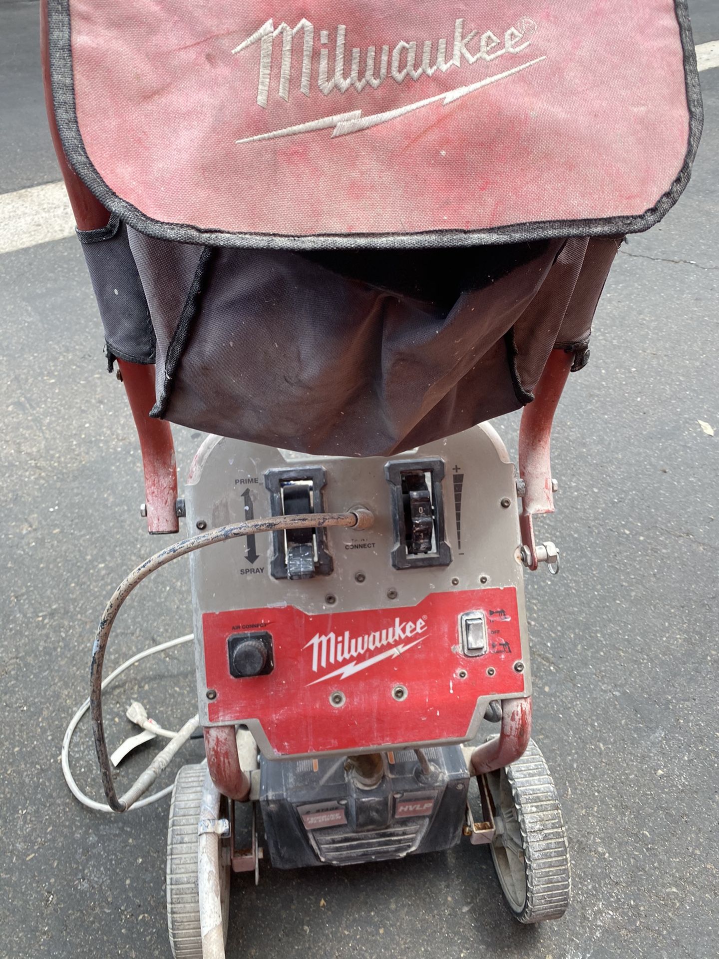 Milwaukee Airless/Finish Paint Sprayer M4910-20