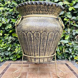 Trumpet Pot Planter with Stand