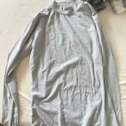 Gray basic long sleeve top