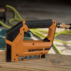 BOSTITCH Staple Gun: For 3/8 in Staple Wd, For 18 ga Staple Gauge, Crowned, 1/4