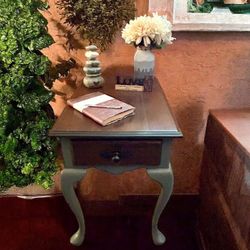 Refinished Vintage Queen Anne Side Table