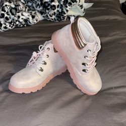 Kids pink boots size 3 brand new