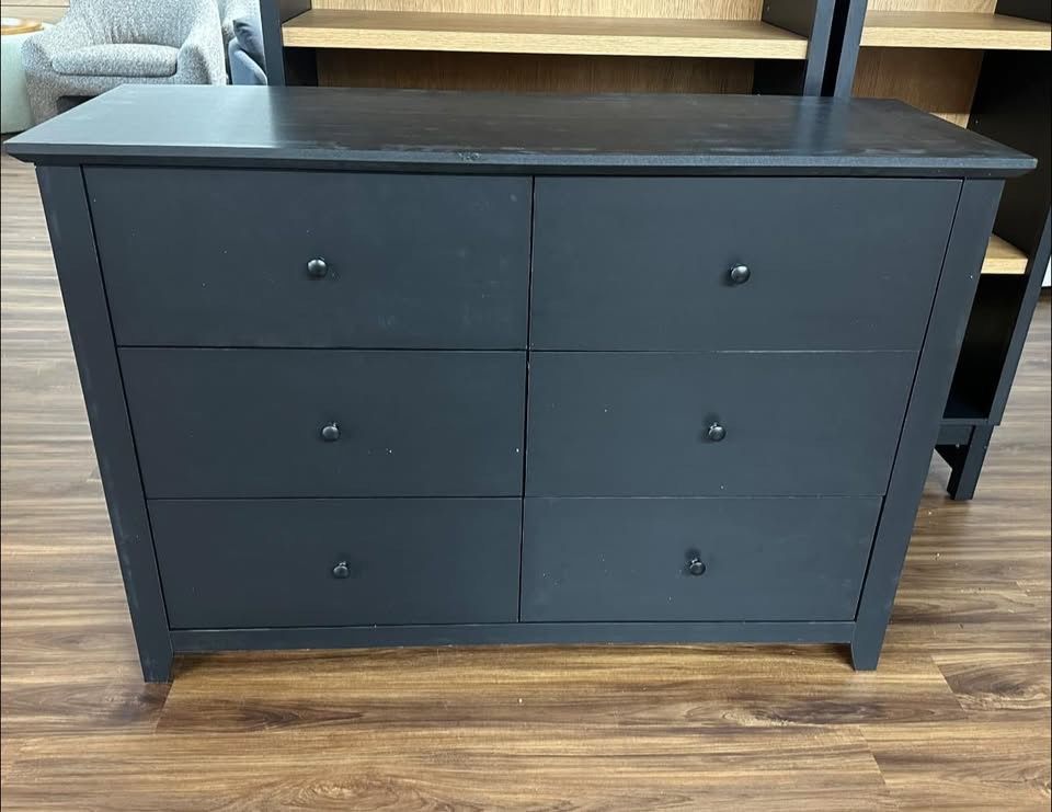 New 6-Drawer Dresser, Black