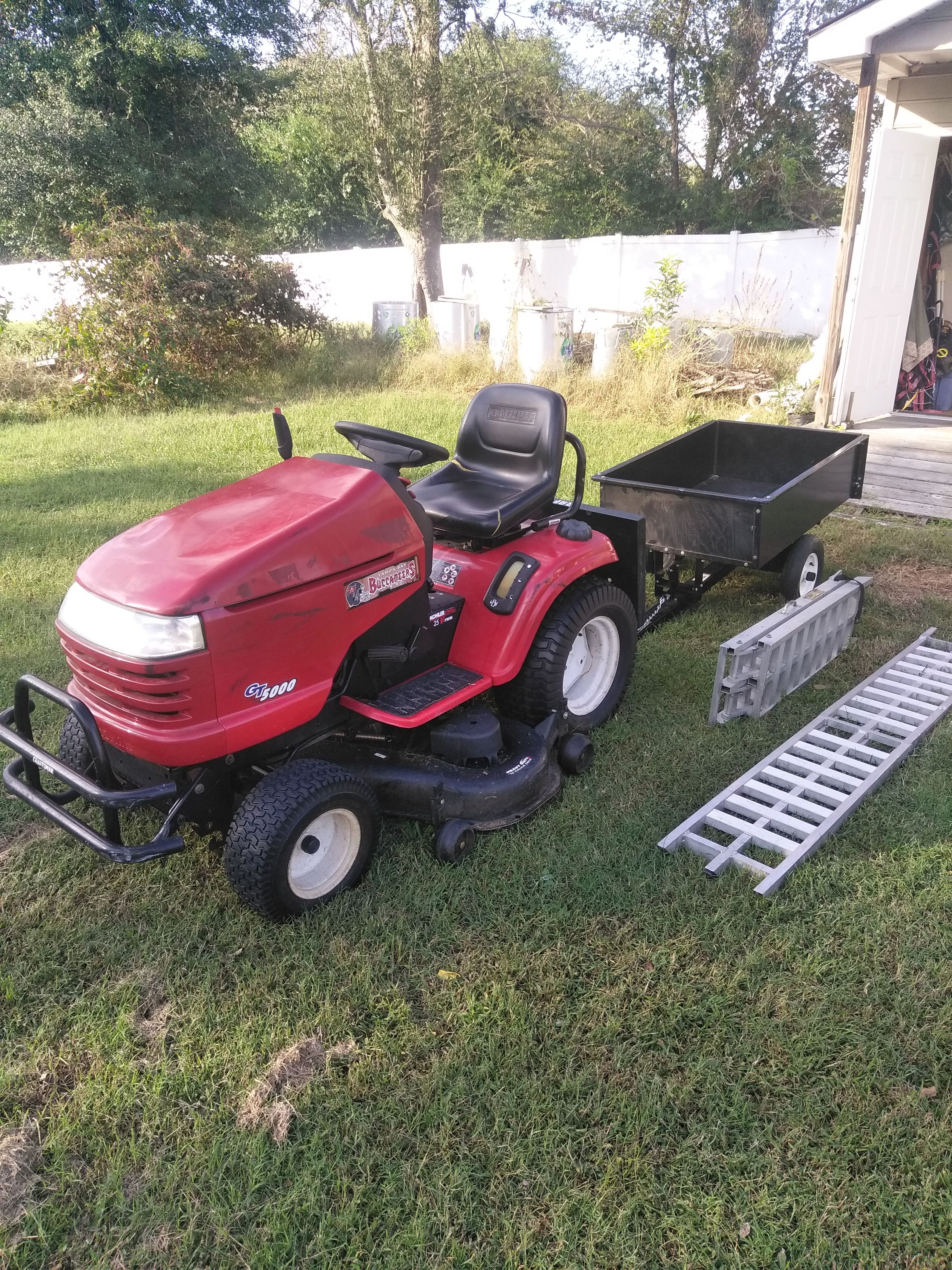 Craftsman Riding Lawn Mower GT 5000 W/Accessories
