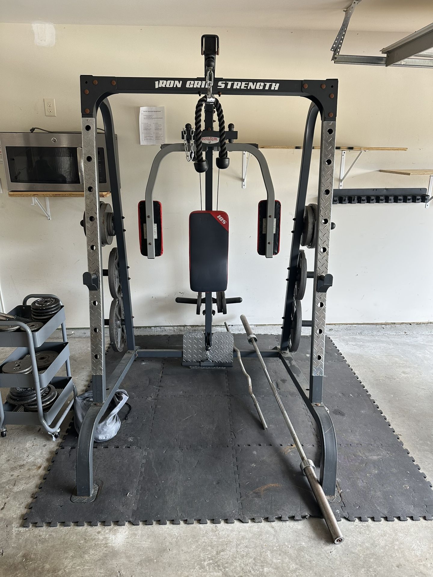Iron grip outlet smith machine