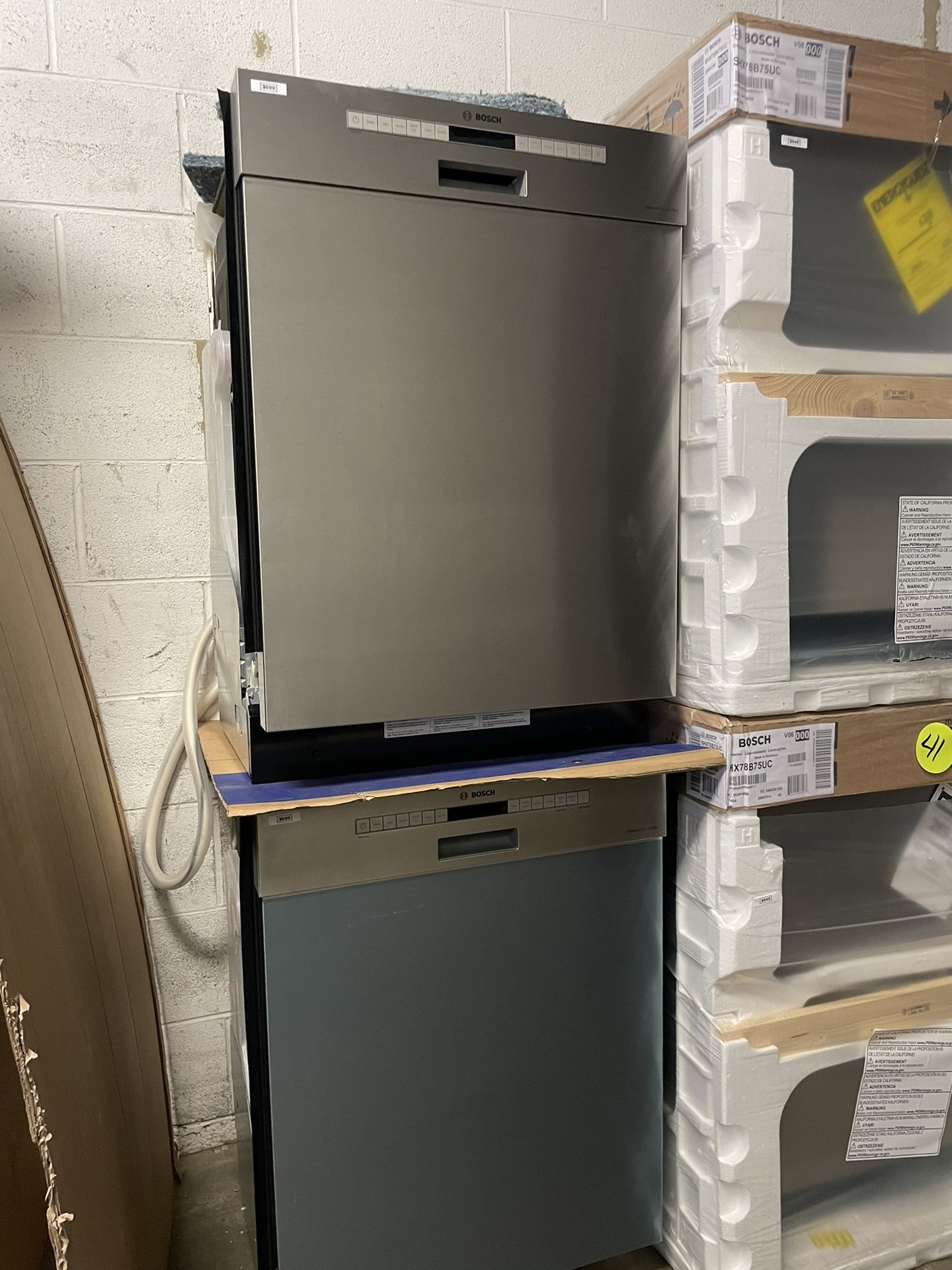 🔥 NEW Bosch - 300 Series 24” Front Control Smart Built-In Stainless Steel Tub Dishwasher SHE53B75UC