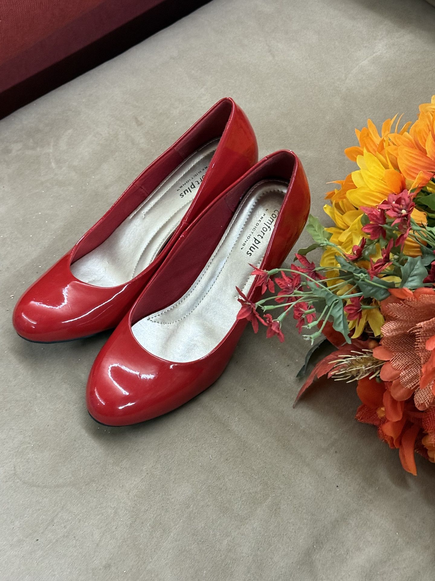 Women’s Red Patent Leather Pumps