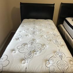 1 twin bed with hybrid mattress, boxspring, nightstand, dresser and chest with mirror 