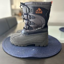 Big Boys Snow Boots Size 2