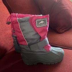 Boots For Girl. US 1