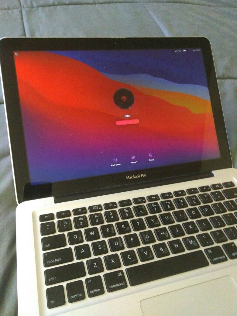 apple Macbook Pro 4gb Ram 128gb Ssd 13" Working Great Free Charger