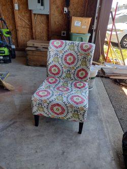 Accent chair $20 great condition