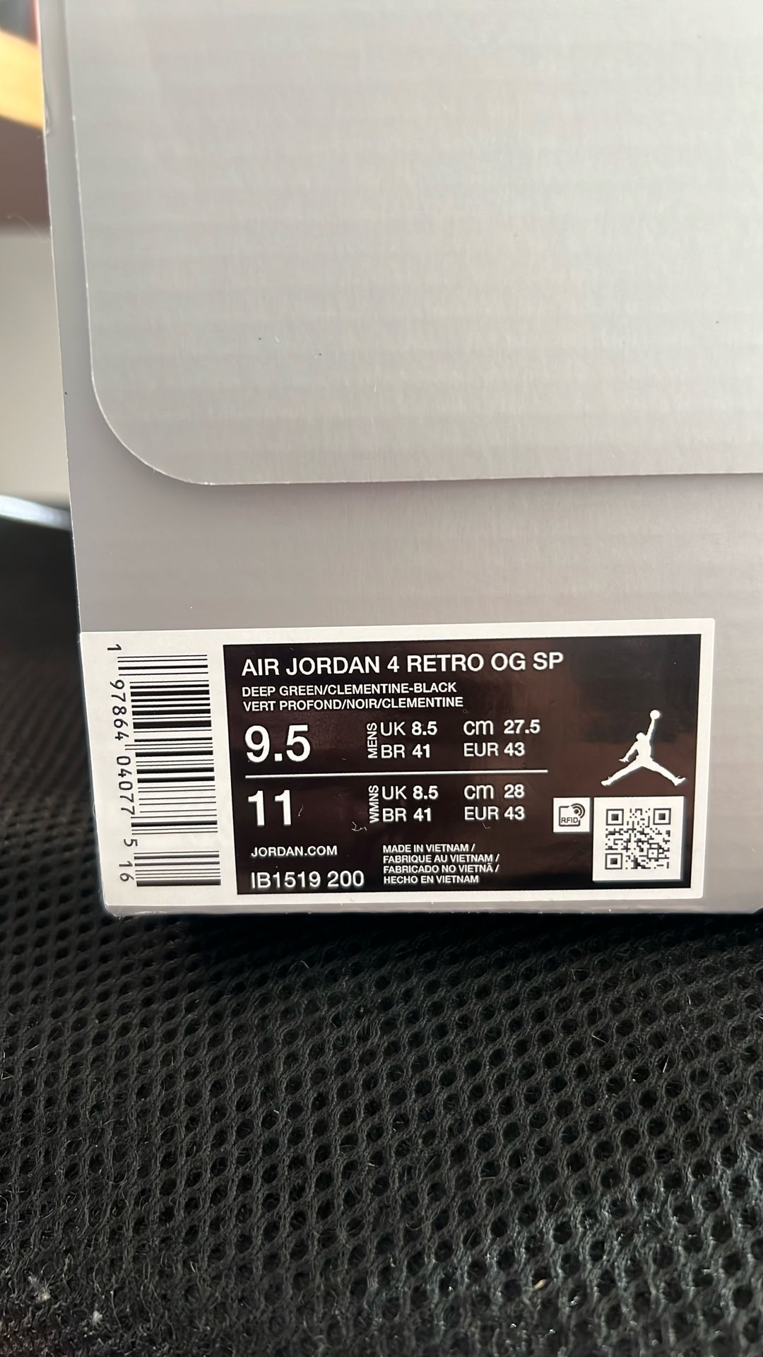 Jordan 4 Undefeated Size 9.5 (DS)