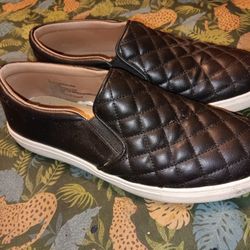 Black Unicex Van Stlye Shoe Size 7 1/2