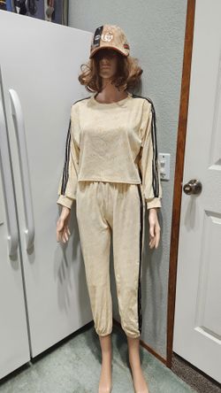 Women 2 Set Of Sweatshirt/ Pants 