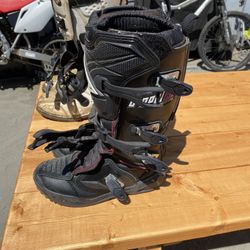 Moto Boots 