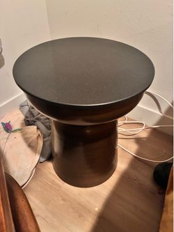 New round side table