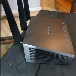 NETGEAR R6900 Nighthawk AC1900 Smart WiFi Router 