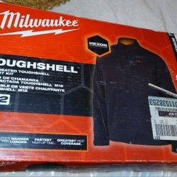 Milwaukee
Men's Medium M12 12V Lithium-Ion Cordless TOUGHSHELL Black Heated Jacket (Jacket and Charger/Power Source