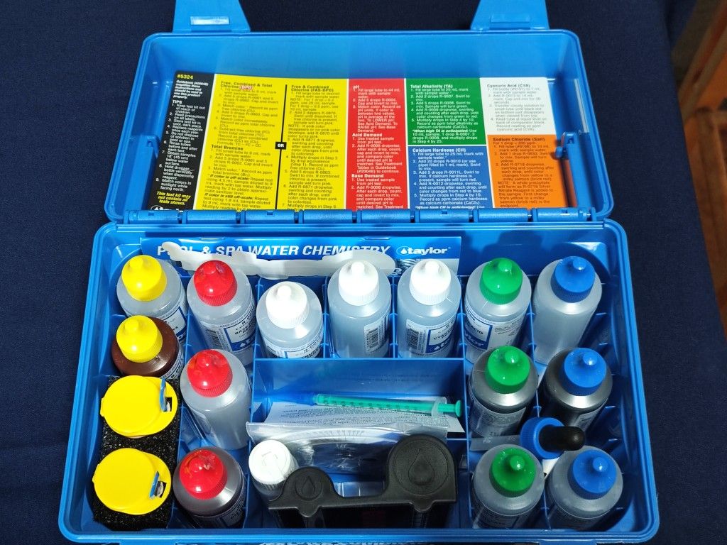 TAYLOR FAS-DPD Service Complete™ Test Kit for Chlorine/pH/Alkalinity/Hardness/CY
