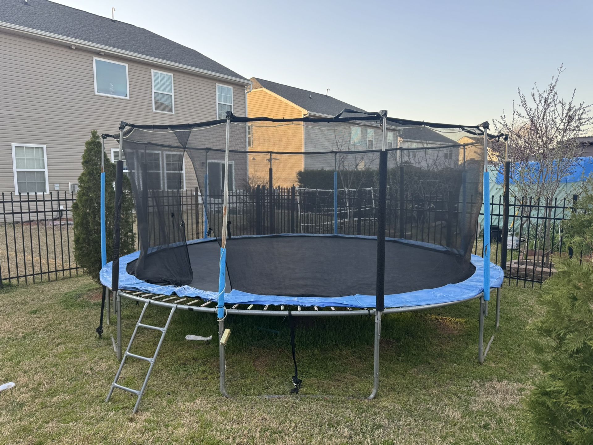 Trampoline For Sell