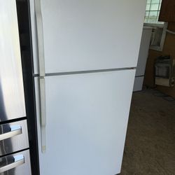 GE 18 Cu Ft Top Mount Refrigerator 