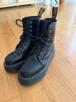 Dr. Martens Jadon Boot Smooth Leather Platforms Women’s Size 8 | Like New