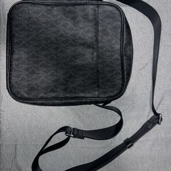 Michael Kors Messenger Bag