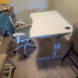 Uplift Computer Desk Up And Down Controls..