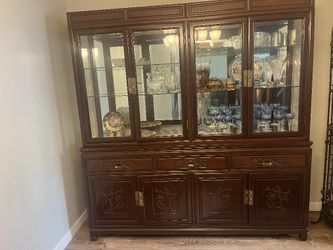 Oriental hutch