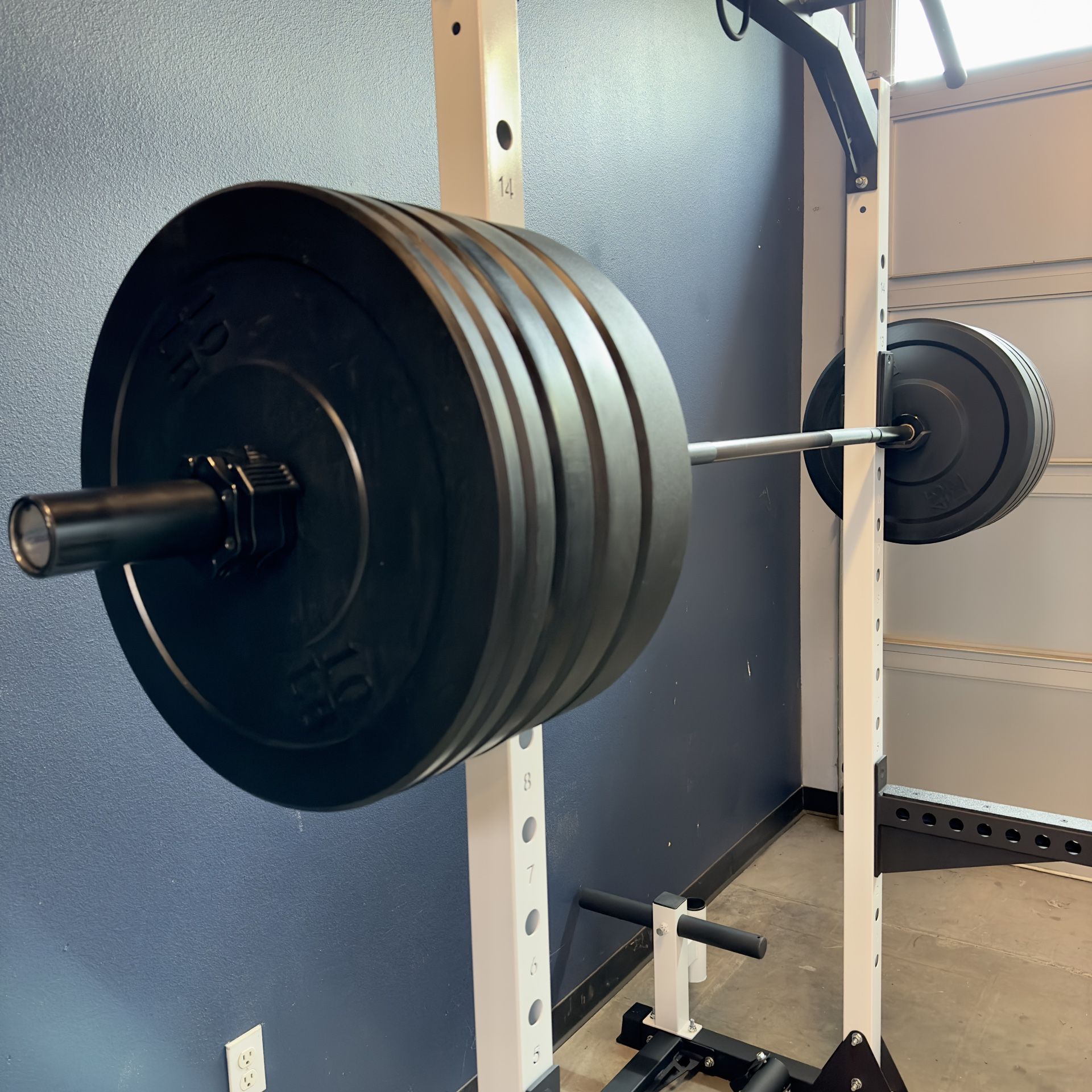 Brand New Olympic 260 Lb Bumper Plates + Barbell Home Gym Equipment **FREE DELIVERY **