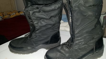 Girls Snow Boots Size 2