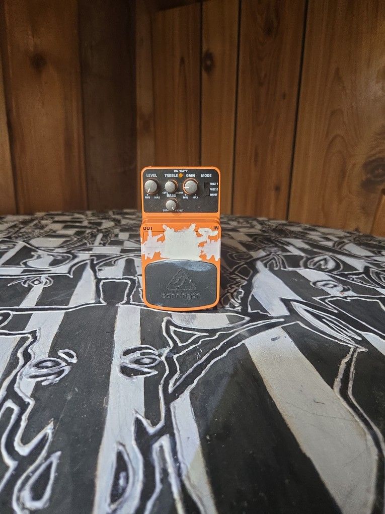 Fuzz Guitar Pedal